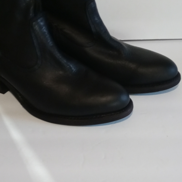 Frye Leslie short boots. - Picture 9 of 12